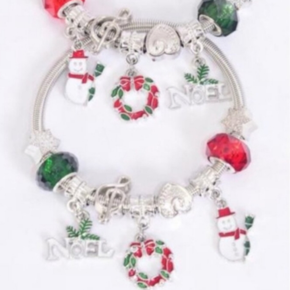 Christmas Holiday Charm Bracelet Adjustable Bangle Gift NEW Snowman Wreath Noel